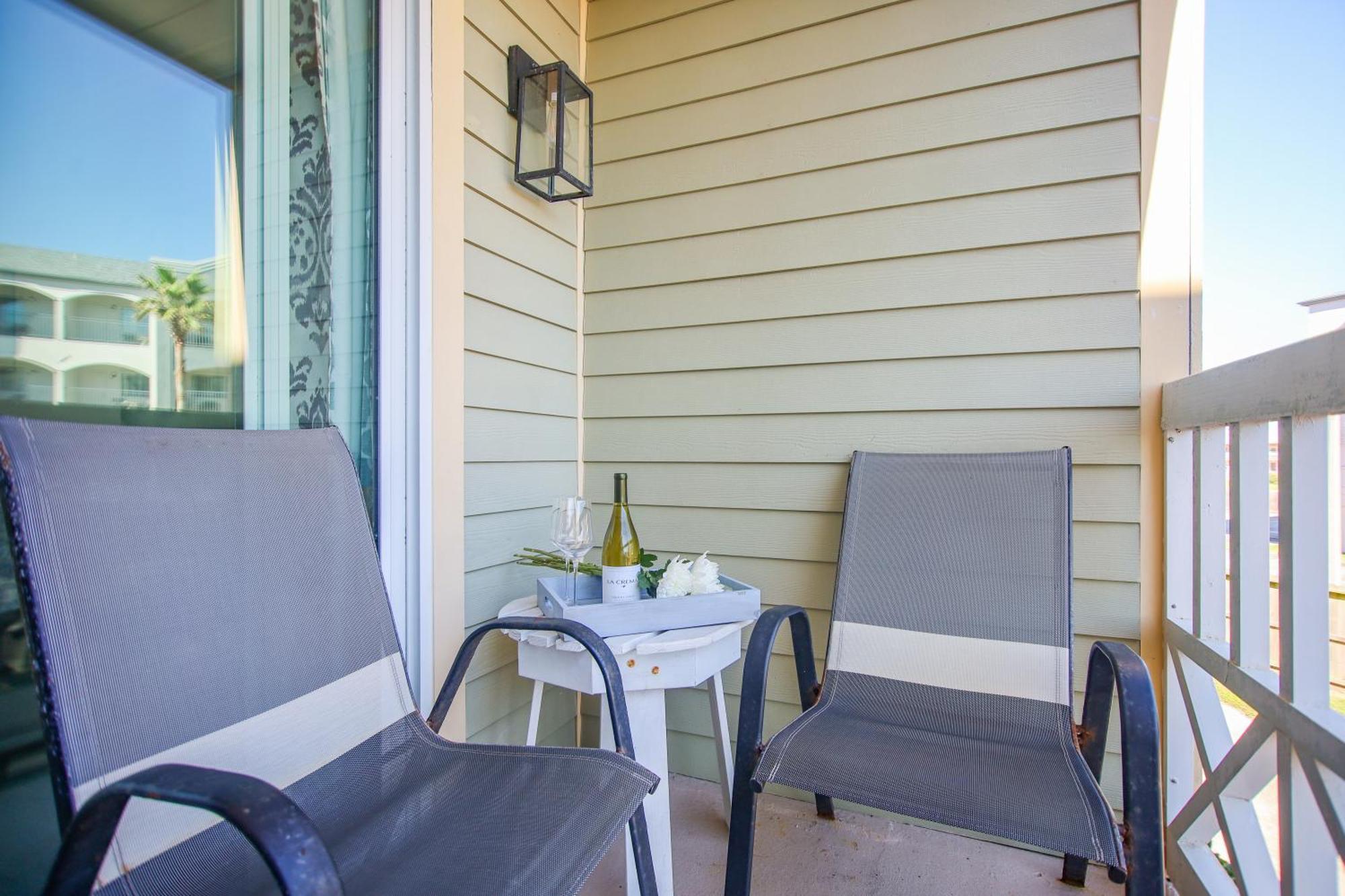 Apartment Sea-renity Heated Pools Steps To The *
