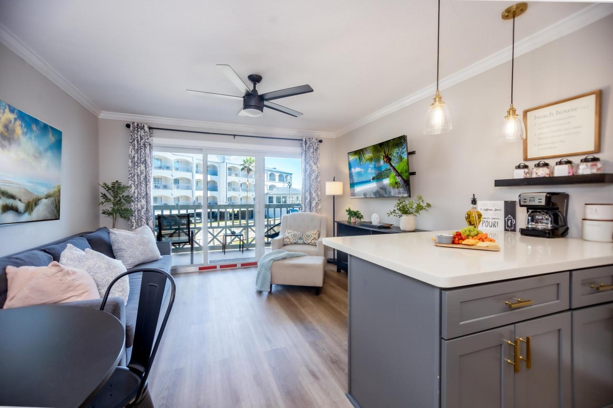 Apartment Sea-renity Heated Pools Steps To The